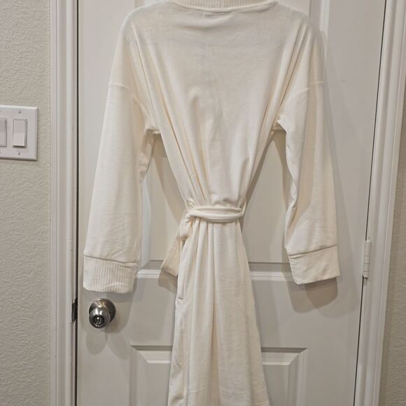 Cupcakes and Cashmere Cozy Shawl Collared Robe w/Belt- Cream - Picture 8 of 9